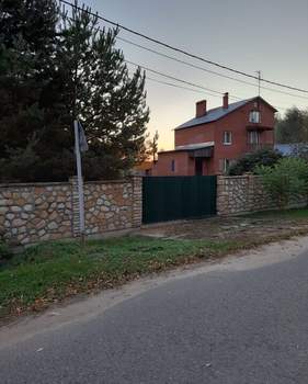 Дом 180м², 3-этажный, участок 64 сот.