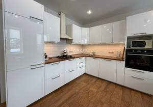 Дом 213м², 2-этажный, участок 16 сот.