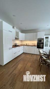 Дом 213м², 2-этажный, участок 15 сот.