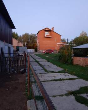 Дом 180м², 3-этажный, участок 64 сот.