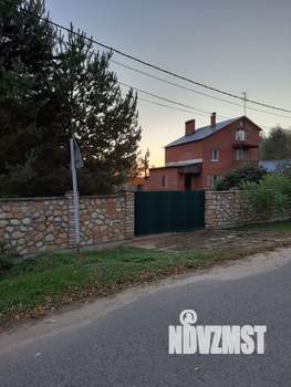 Коттедж 180м², 3-этажный, участок 64 сот.