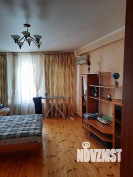 Дом 350м&sup2;, 3-этажный, на длительный срок, 