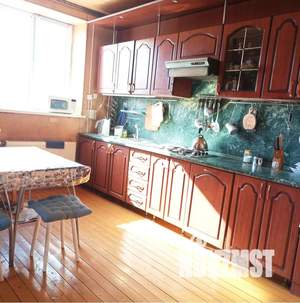 Дом 120м&sup2;, 3-этажный, посуточно, 