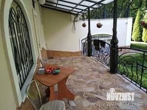 Дом 350м&sup2;, 3-этажный, на длительный срок, 