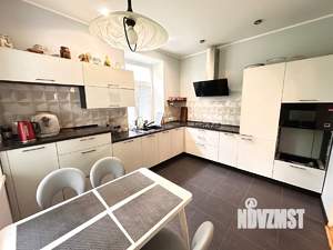 Дом 400м&sup2;, 3-этажный, на длительный срок, 