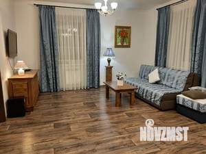 Дом 200м&sup2;, 2-этажный, посуточно, 