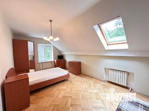 Дом 400м&sup2;, 3-этажный, на длительный срок, 