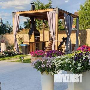 Дом 200м&sup2;, 2-этажный, посуточно, 