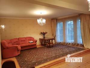 Дом 350м&sup2;, 3-этажный, на длительный срок, 