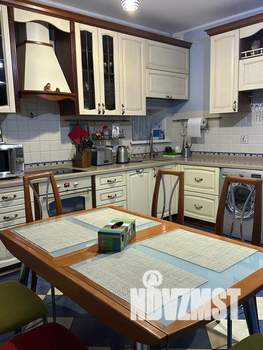 Дом 200м&sup2;, 2-этажный, посуточно, 