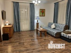 Дом 200м&sup2;, 2-этажный, посуточно, 