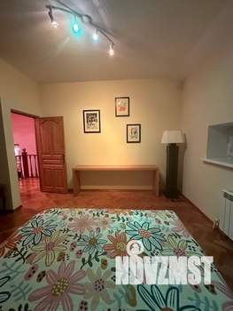 Дом 200м², 2-этажный, посуточно, 