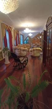 Дом 600м², 3-этажный, участок 16 сот.  