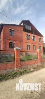 Дом 280м&sup2;, 3-этажный, участок 12 сот.  