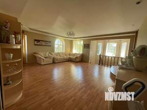 Дом 446м&sup2;, 2-этажный, участок 3300 сот.  