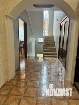 Коттедж 270м², 2-этажный, участок 5 сот.  