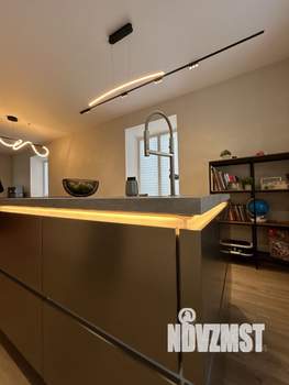 Дом 242м&sup2;, 3-этажный, участок 20 сот.  