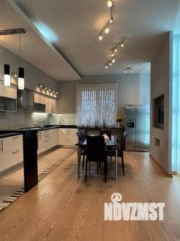 Дом 482м&sup2;, 2-этажный, участок 1700 сот.  