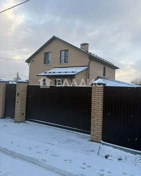 Дом 130м&sup2;, 2-этажный, участок 9 сот.  