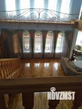 Коттедж 600м², 2-этажный, участок 12 сот.  