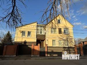Дом 256м², 2-этажный, участок 6 сот.  
