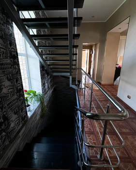 Дом 340м&sup2;, 3-этажный, участок 10 сот.  