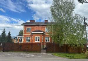 Дом 216м&sup2;, 3-этажный, участок 273 сот.  