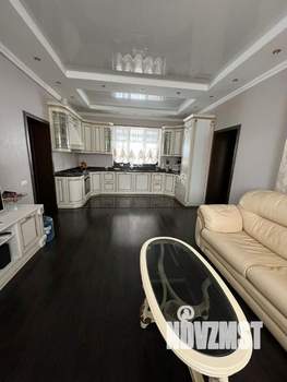 Дом 270м², 3-этажный, участок 30 сот.  