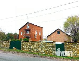 Дом 182м&sup2;, 3-этажный, участок 64 сот.  