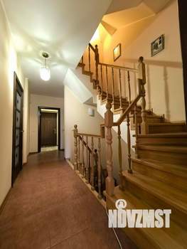 Дом 225м², 3-этажный, участок 2 сот.  