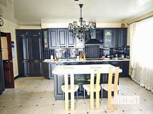 Коттедж 367м&sup2;, 2-этажный, участок 20 сот.  