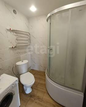 Дом 183м², 2-этажный, участок 6 сот.  