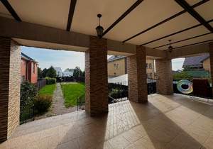 Дом 340м&sup2;, 3-этажный, участок 10 сот.  