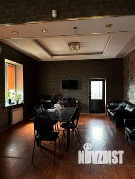 Коттедж 340м&sup2;, 3-этажный, участок 10 сот.  