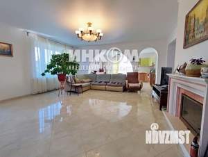 Дом 200м&sup2;, 2-этажный, участок 21 сот.  