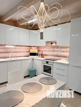 Дом 176м&sup2;, 2-этажный, участок 13 сот.  