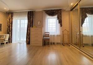 Дом 225м&sup2;, 3-этажный, участок 0 сот.  