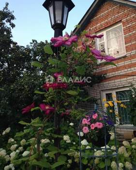 Дом 76м&sup2;, 2-этажный, участок 6 сот.  