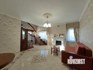 Дом 350м&sup2;, 3-этажный, участок 26 сот.  