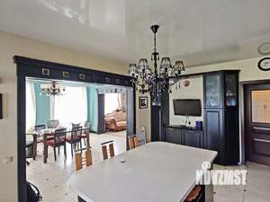 Коттедж 367м&sup2;, 2-этажный, участок 20 сот.  