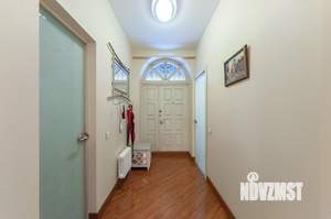 Дом 250м², 2-этажный, участок 45 сот.  