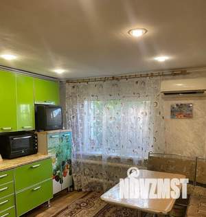 Дом 80м&sup2;, 2-этажный, участок 6 сот.  