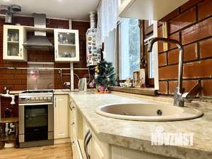 Дом 98м&sup2;, 2-этажный, участок 3 сот.  