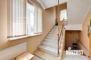 Дом 315м², 3-этажный, участок 15 сот.  
