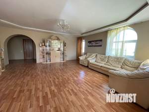 Дом 446м², 2-этажный, участок 35 сот.  