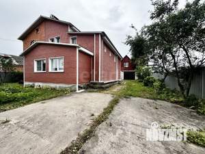 Дом 250м², 3-этажный, участок 15 сот.  