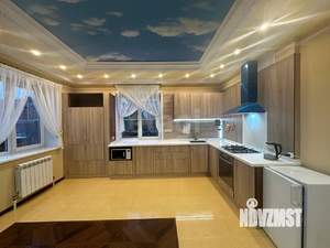 Дом 216м², 3-этажный, участок 3 сот.  