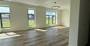 Дом 240м², 2-этажный, участок 125 сот.  