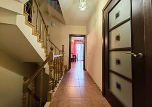 Дом 225м², 3-этажный, участок 0 сот.  