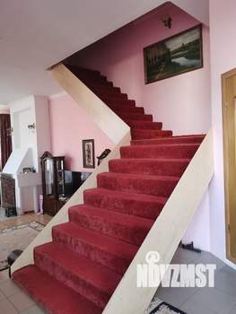 Коттедж 700м², 3-этажный, участок 12 сот.  